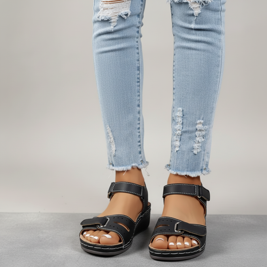 Women's sandals with strap