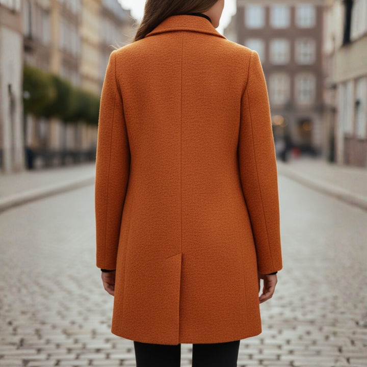 Cappotto da donna con bottoni neri