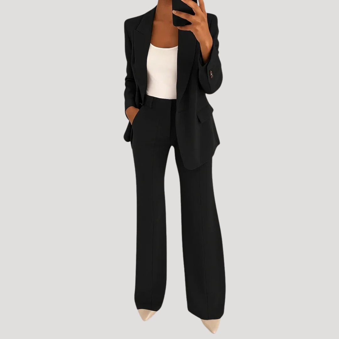 Completo elegante da donna in seta smart senza maniche, aderente con bottoni  
