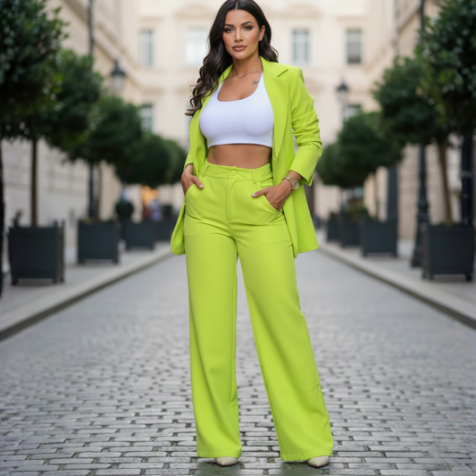 Complete Women's Suit with Pants and Blazer in Quality Material