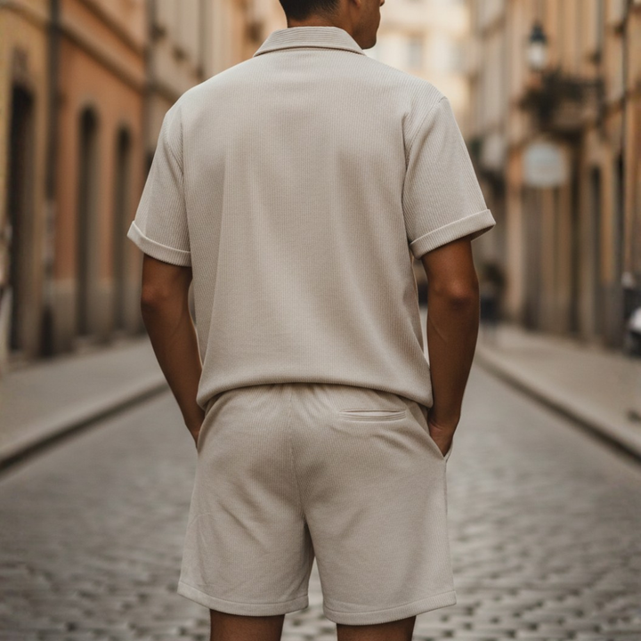 Completo estivo da uomo: camicia e bermuda coordinati