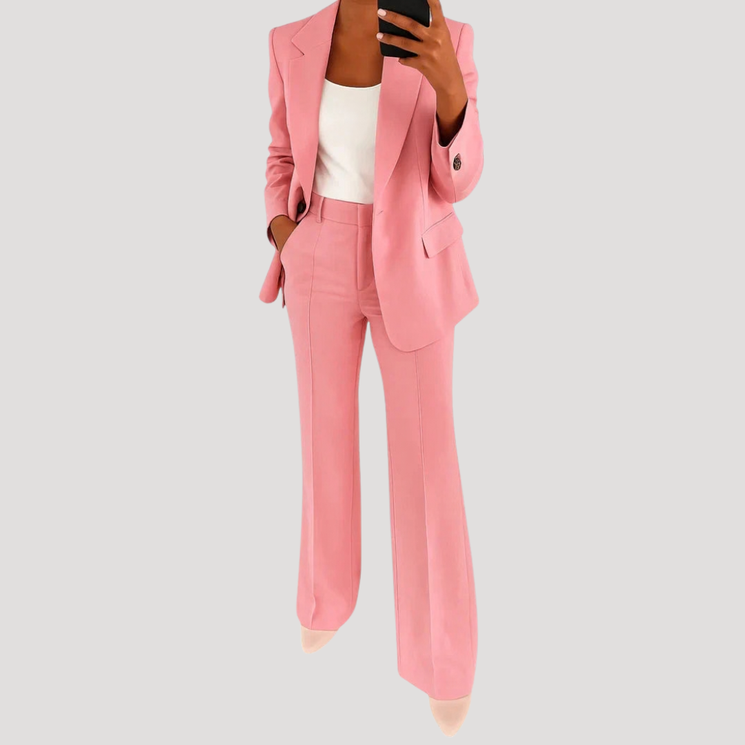 Completo elegante da donna in seta smart senza maniche, aderente con bottoni  