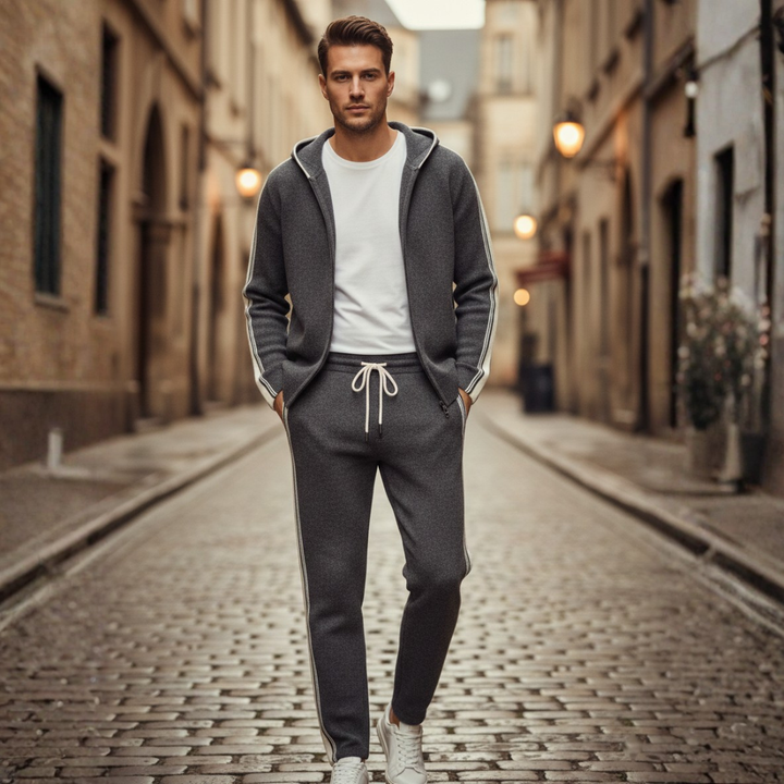 Tuta sportiva da uomo con felpa con cappuccio e pantaloni