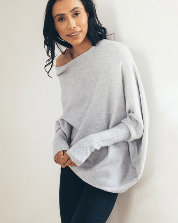 Maglione da donna a maniche lunghe con spalle scoperte