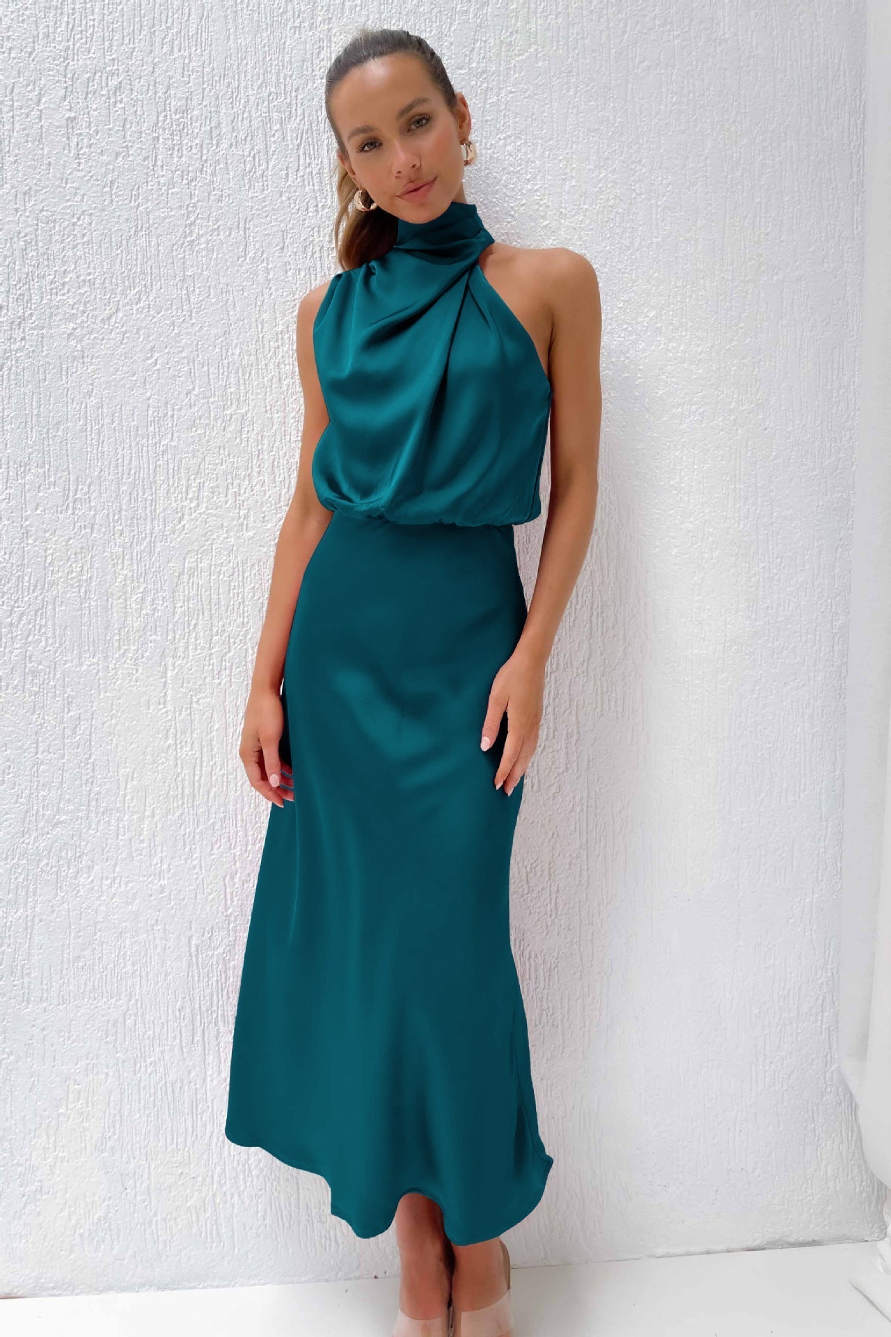 Mariana™ | Elegant Halter Evening Dress 10
