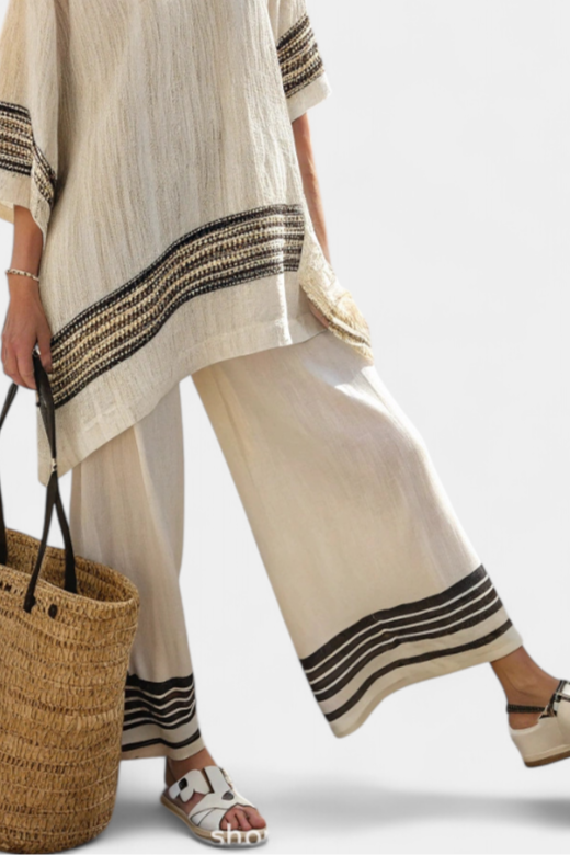 Mia | Elegant Lightweight Two Piece Set for Women in Striped Loungewear 3