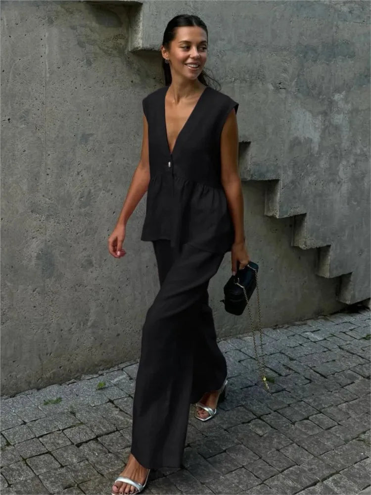 Complete Women's Sleeveless Ruffled Top with Wide Pants