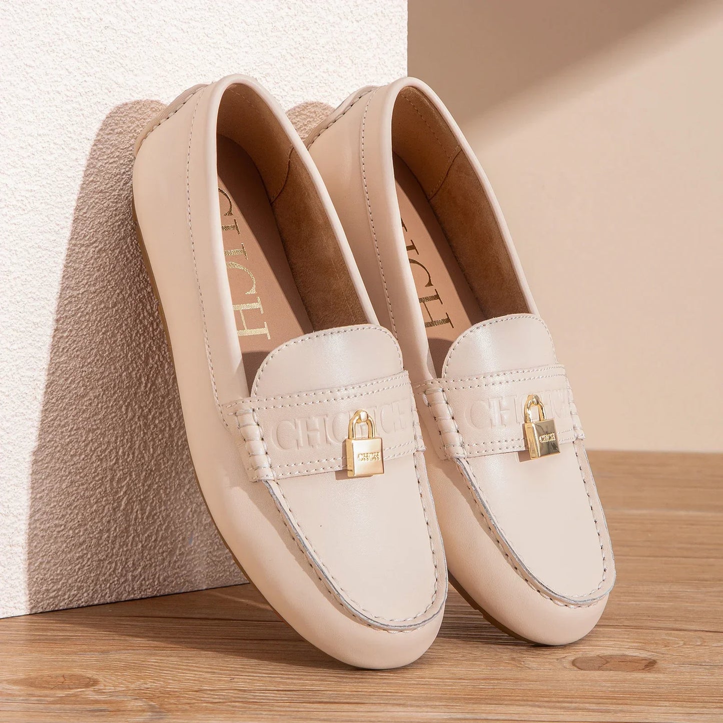 Women's Flat Leather Walking Shoes with Comfortable Sole