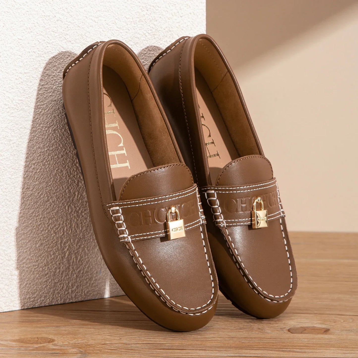 Women's Flat Leather Walking Shoes with Comfortable Sole