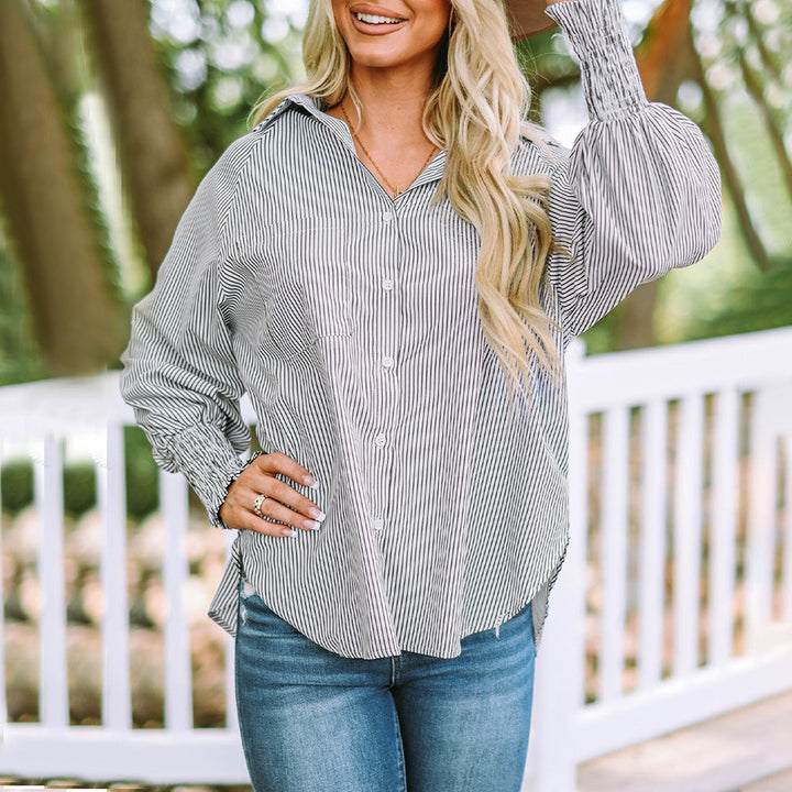 Camicia oversize da donna a righe con bottoni e maniche lunghe
