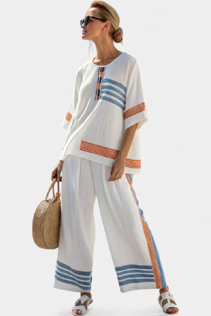 Sophie | Chic Lightweight Ensemble with Stripes 0