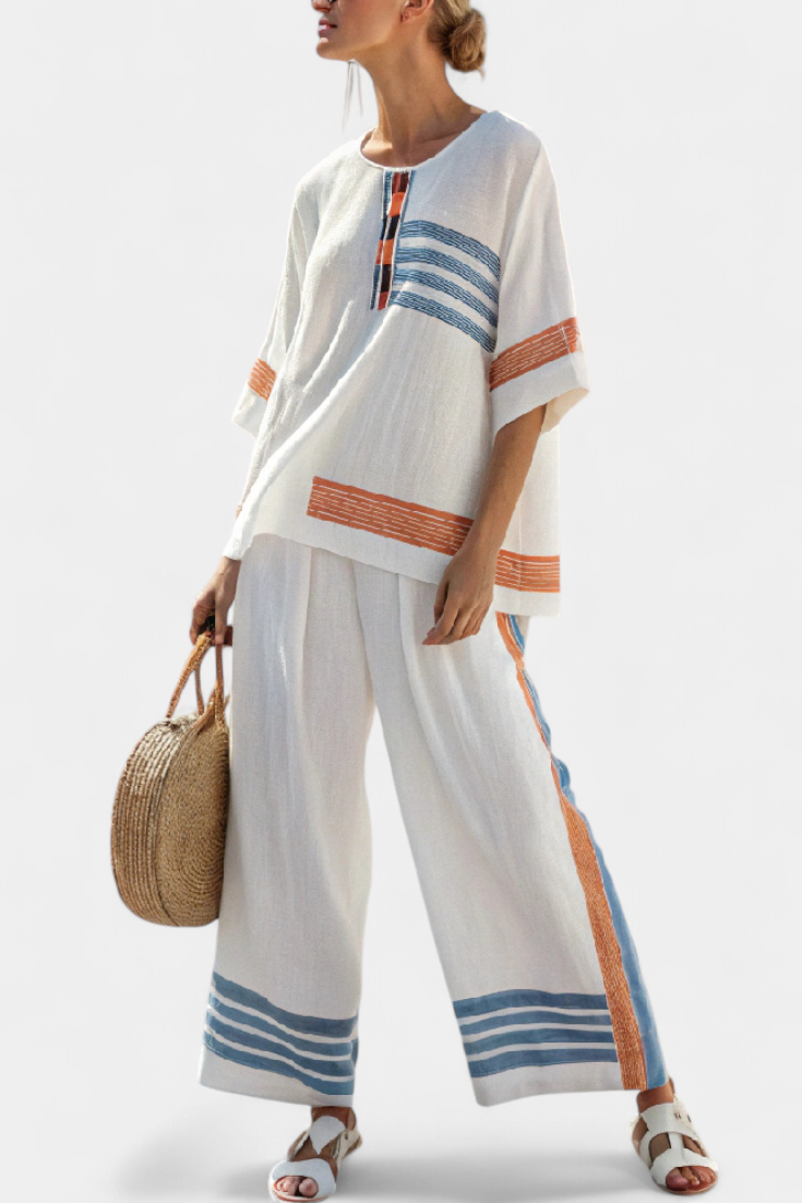 Sophie | Chic Lightweight Ensemble with Stripes 1