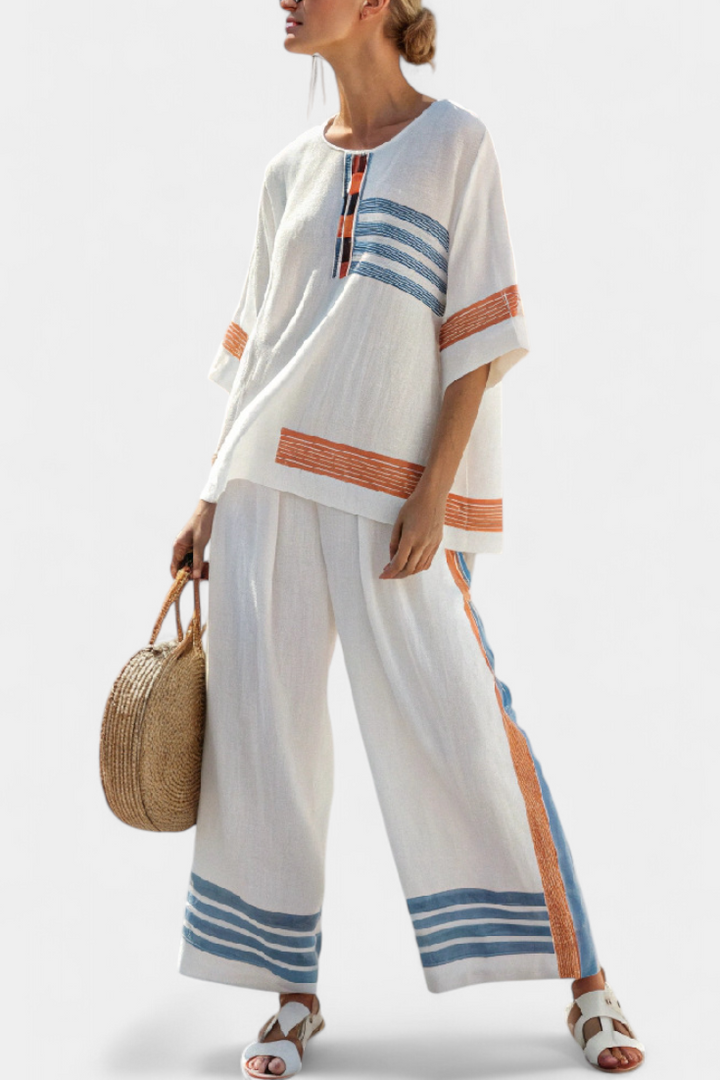 Sophie | Chic Lightweight Ensemble with Stripes 1