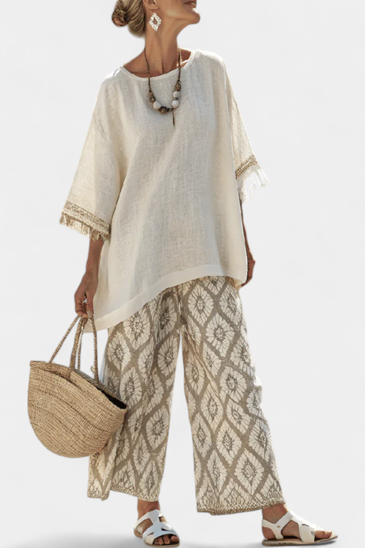 Sophie | Vibrant Casual Outfit with Relaxed Top and Pants 0