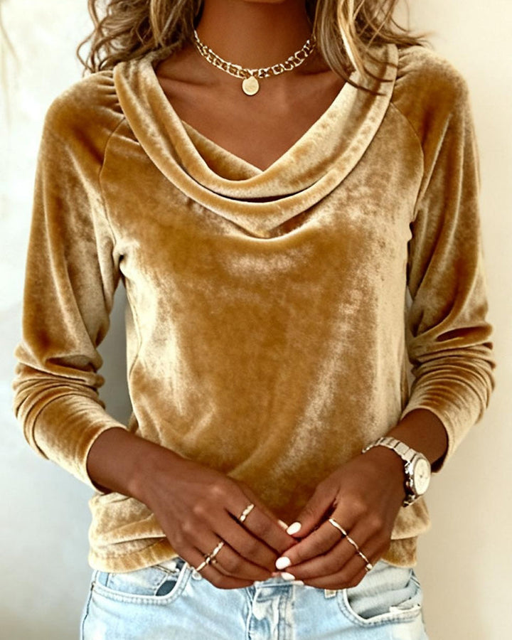 Top lussuoso in velluto con scollo drappeggiato