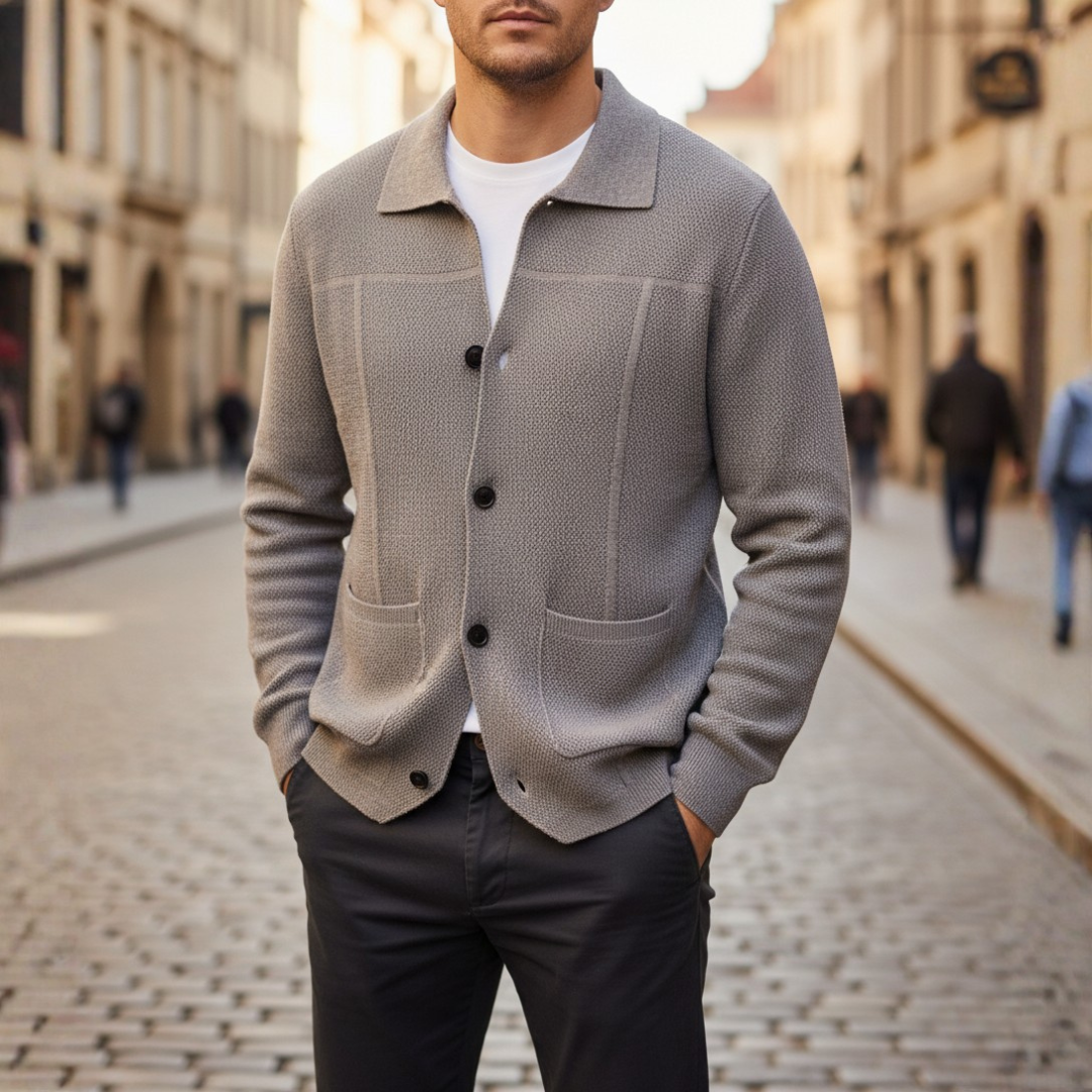 Men's Cardigan with Buttons and Collar in Yarn