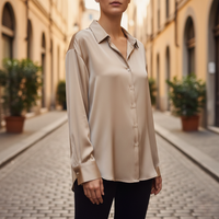 Camicia da donna lucida in raso con bottoni