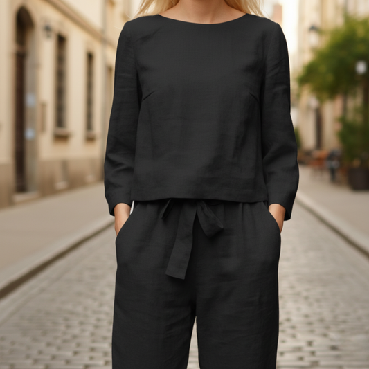 Women's Complete Set: Pants and Top in Soft Fabric Blend