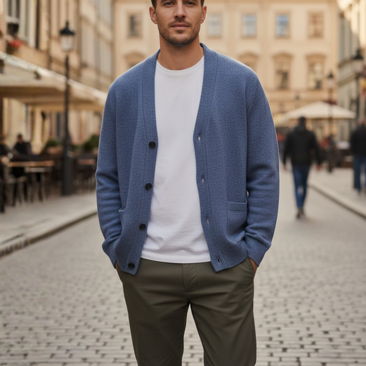 Men's Cardigan with Buttons and Collar in Yarn