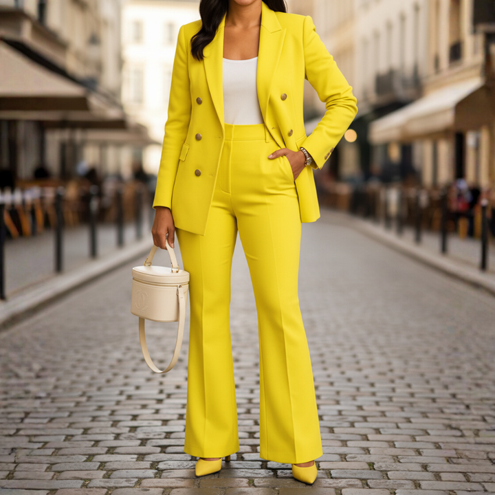 Completo da donna con giacca e pantaloni